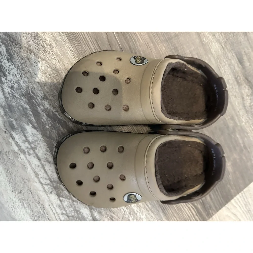 Star Wars  fleece lined‎ Crocs Kids Childs 10-11 With Book